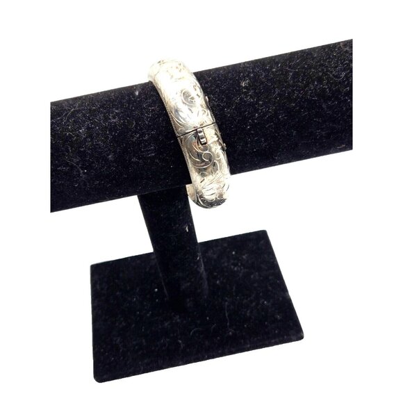 Antique Sterling Silver Bracelet Victorian Bangle Hinged Etched Oval Bracelet - Picture 1 of 8